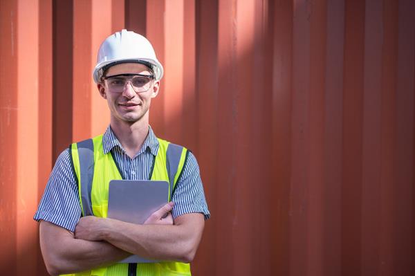 国内海运到美国为什么要交bond500美金