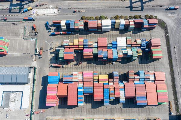 海运到美国走拼箱还是整柜