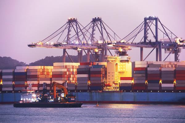 邮寄物品到美国海运一公斤多少钱？