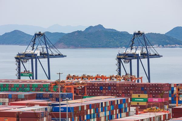 突发：美国又一国际海运船撞桥