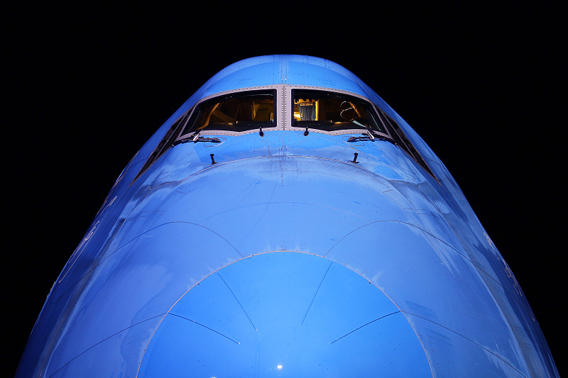 寄美国空运走专线还是普货