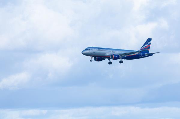 空运到美国是否比快递慢